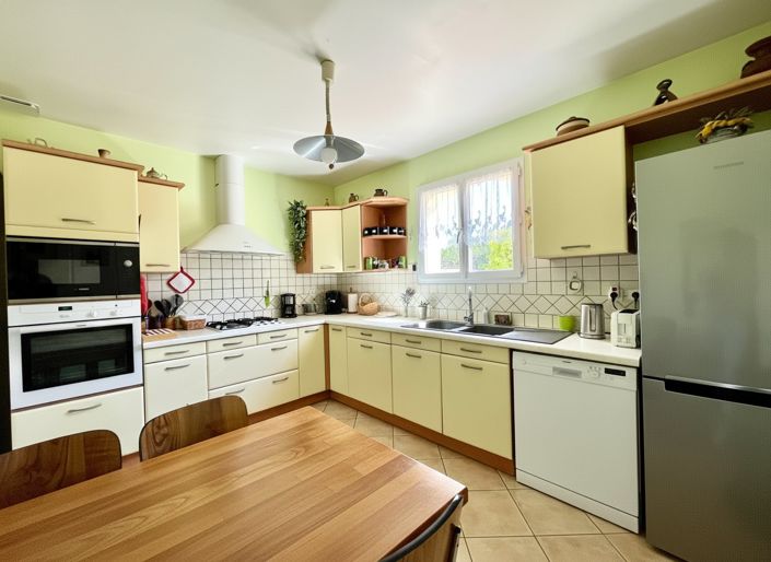 Image No.11-3 Bed House for sale