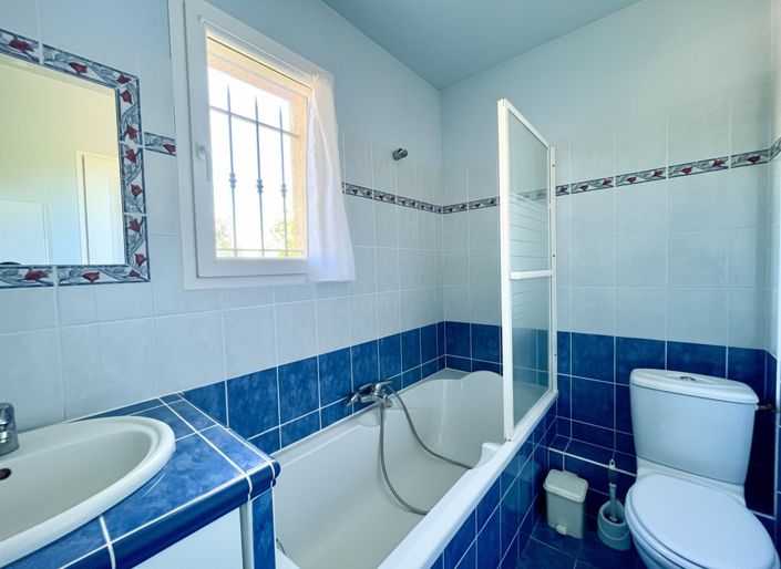 Image No.17-3 Bed House for sale