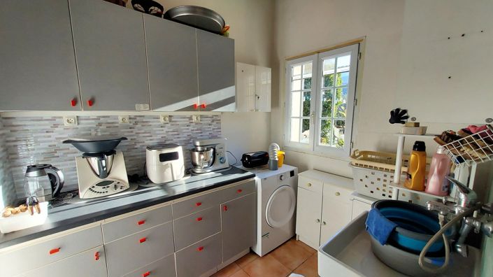 Image No.18-4 Bed House for sale
