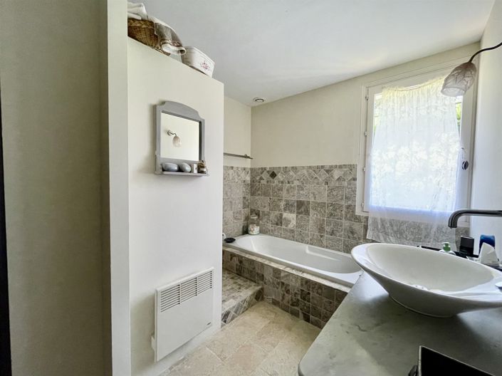Image No.15-3 Bed House for sale