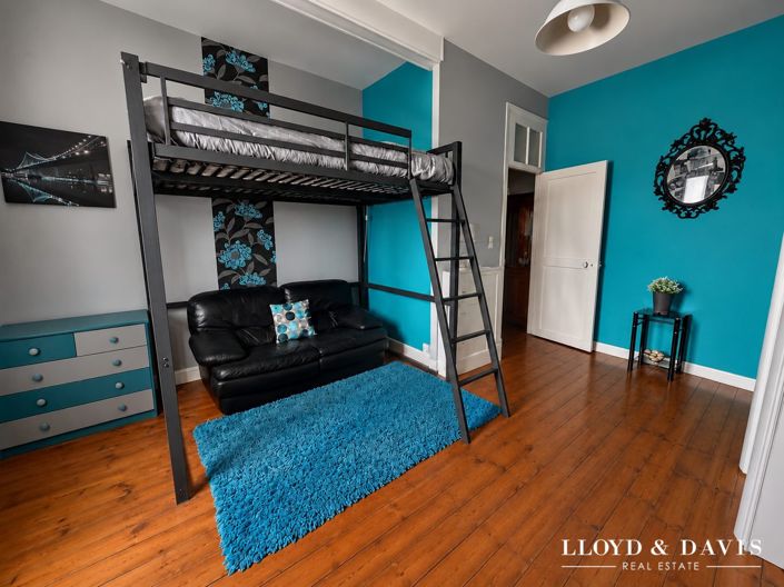 Image No.18-7 Bed House for sale