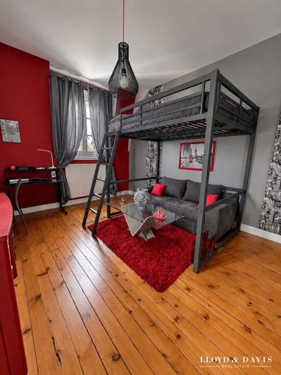 Image No.20-7 Bed House for sale