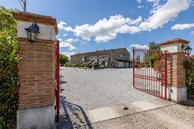 1 - Revel, Propriété