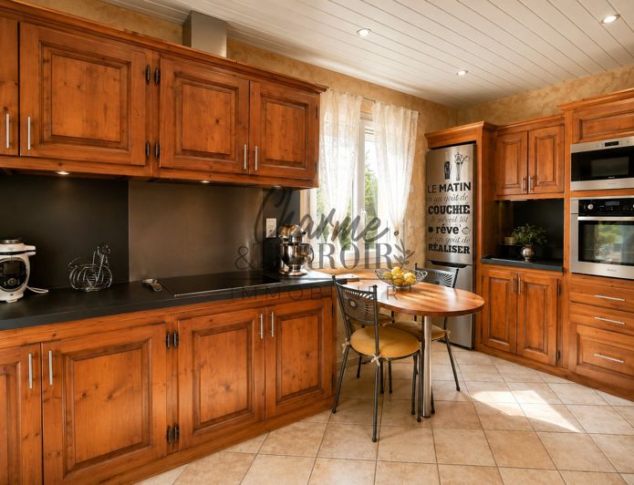 Image No.13-6 Bed House for sale