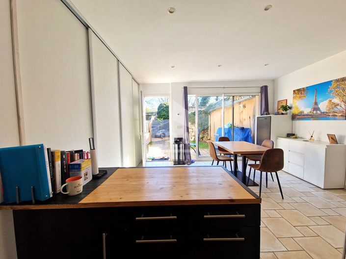 Image No.11-5 Bed House for sale