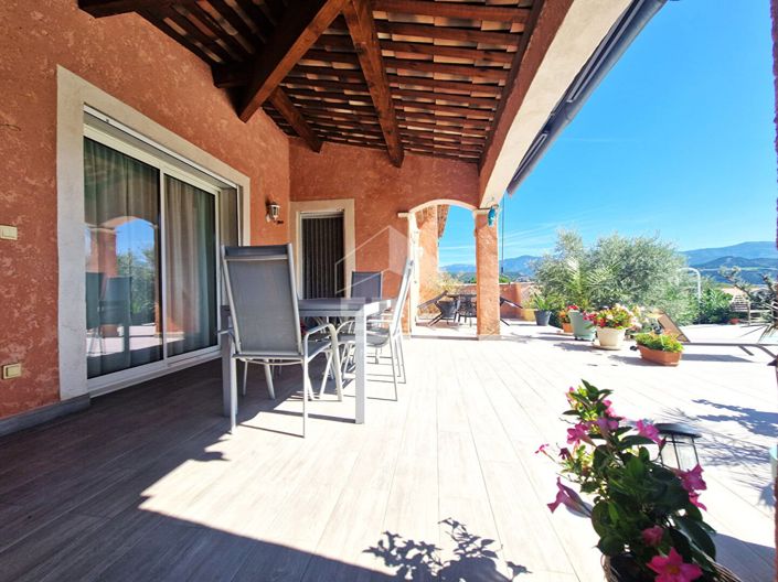 Image No.2-5 Bed House for sale