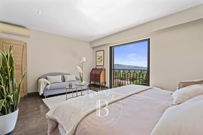 Image No.7-4 Bed House for sale