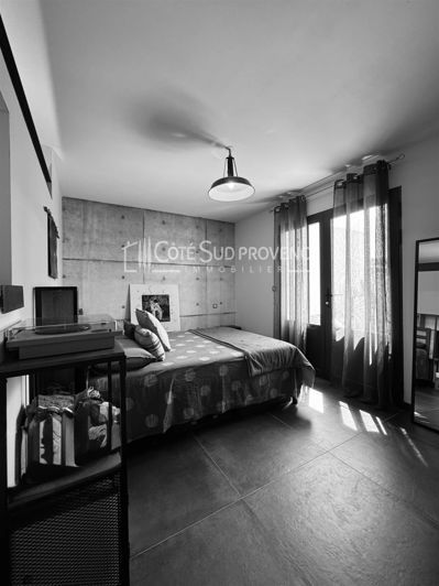 Image No.11-3 Bed House for sale