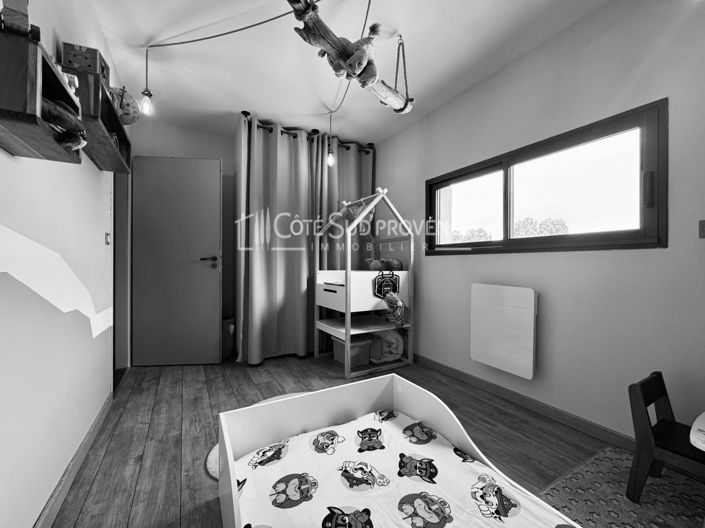 Image No.17-3 Bed House for sale