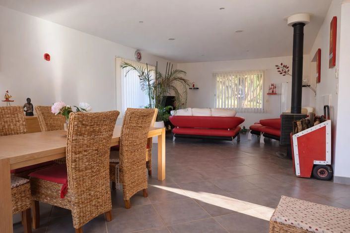 Image No.3-3 Bed House for sale