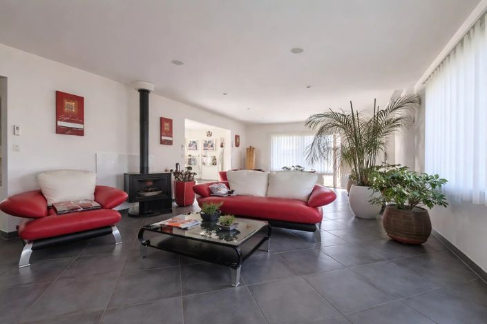 Image No.4-3 Bed House for sale