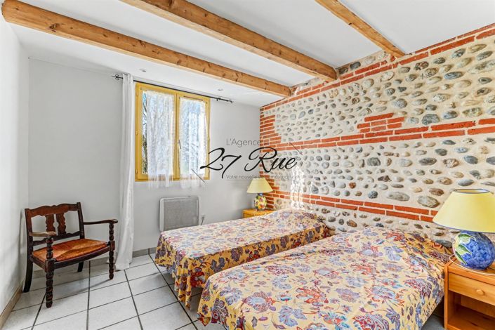 Image No.8-12 Bed House for sale