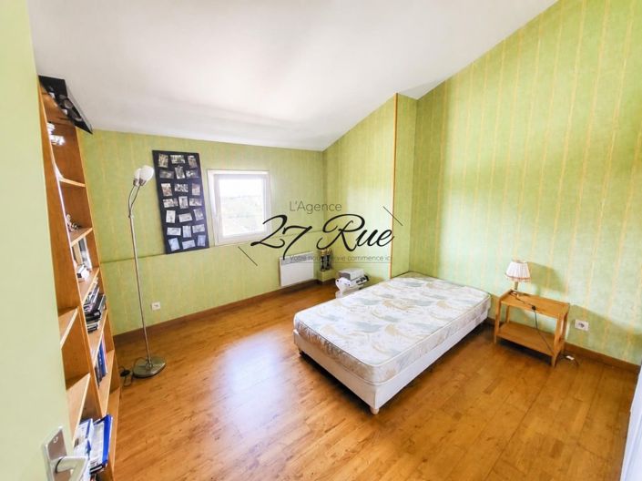 Image No.17-6 Bed House for sale
