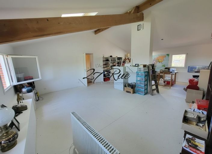 Image No.18-6 Bed House for sale