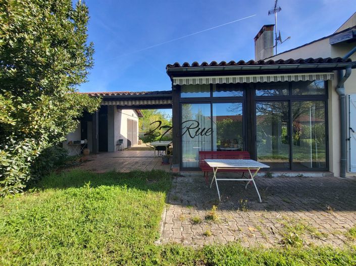 Image No.21-6 Bed House for sale