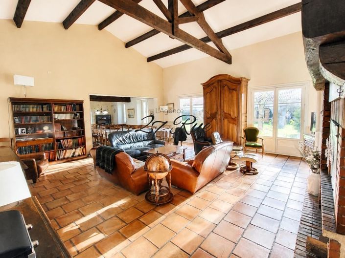 Image No.4-6 Bed House for sale