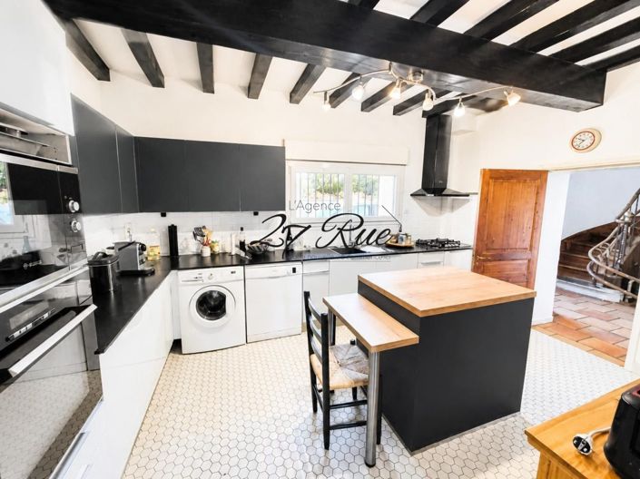 Image No.7-6 Bed House for sale