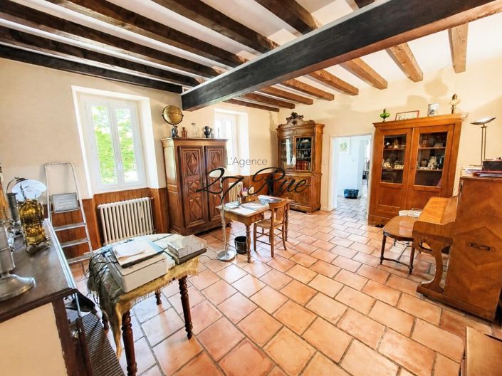 Image No.9-6 Bed House for sale