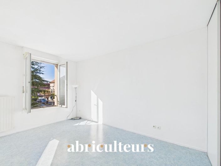 Image No.13-4 Bed House for sale