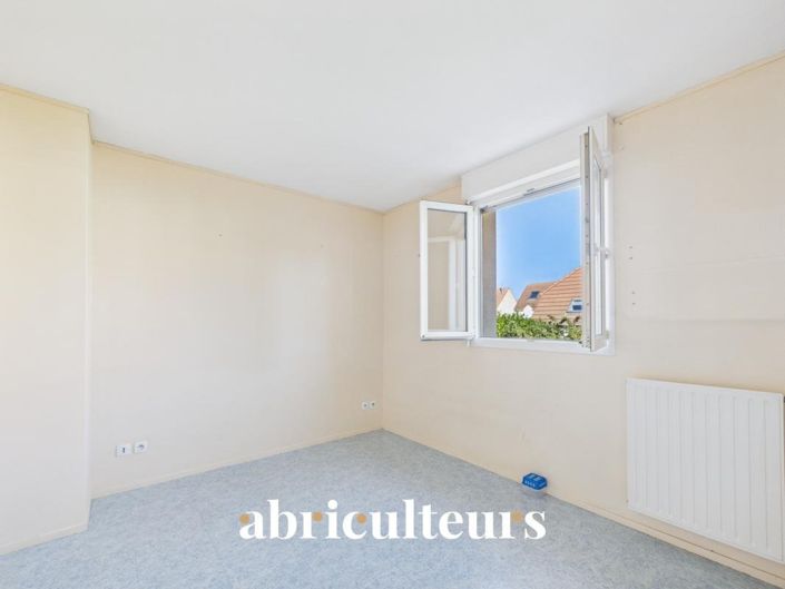 Image No.15-4 Bed House for sale