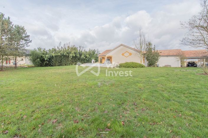 Image No.2-4 Bed House for sale