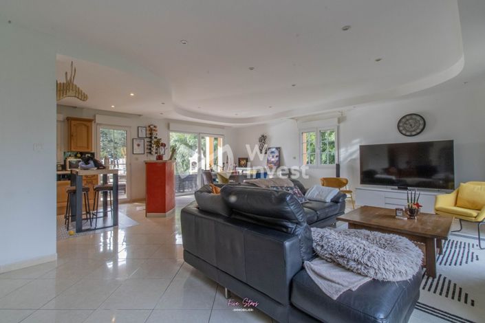 Image No.3-4 Bed House for sale