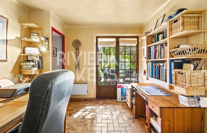 Image No.10-5 Bed House for sale