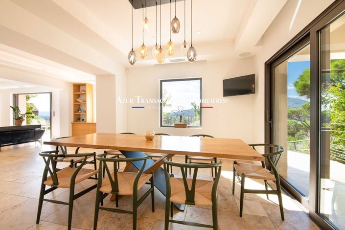Image No.7-5 Bed House for sale