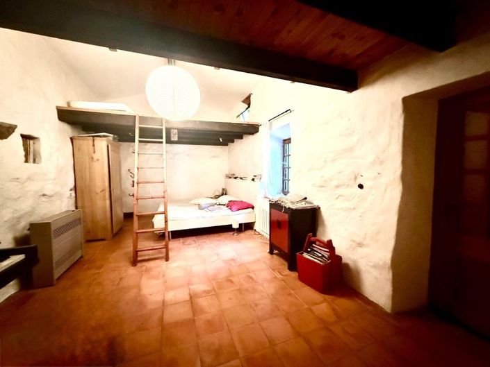 Image No.21-3 Bed House for sale