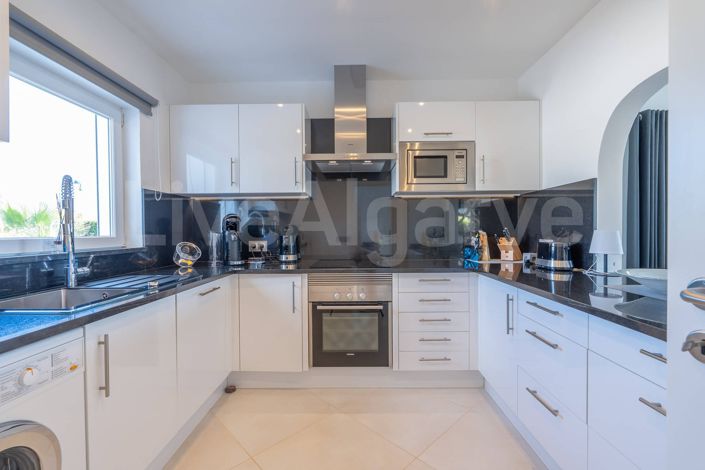Image No.17-2 Bed House for sale