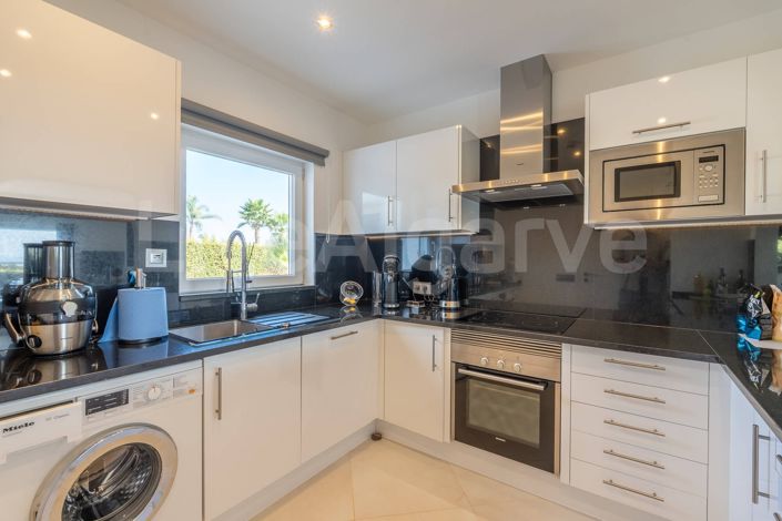 Image No.18-2 Bed House for sale