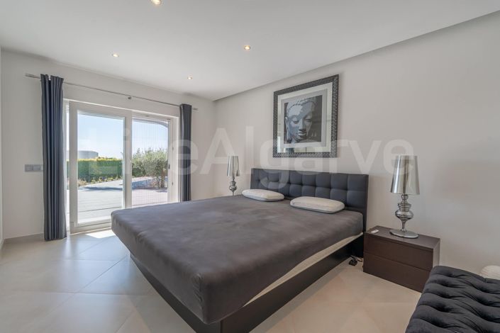 Image No.23-2 Bed House for sale