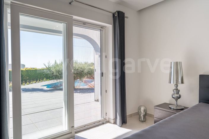 Image No.24-2 Bed House for sale