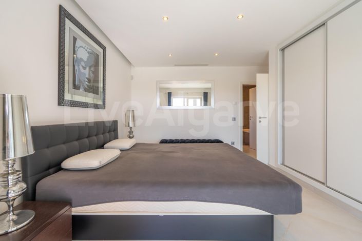 Image No.27-2 Bed House for sale