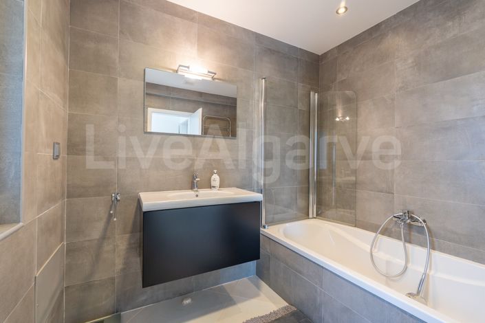 Image No.28-2 Bed House for sale