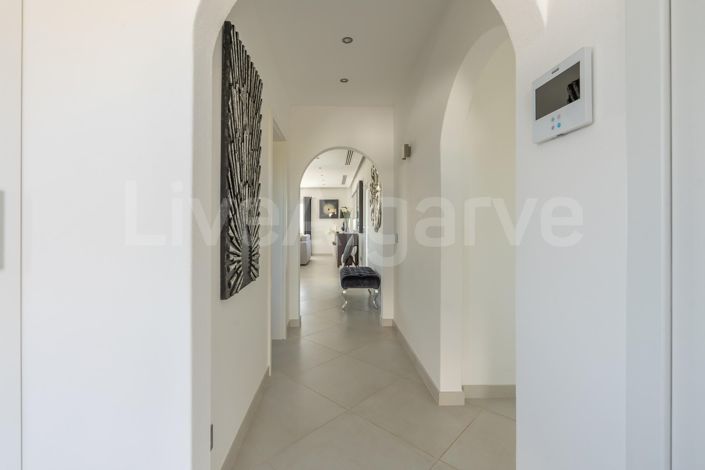 Image No.7-2 Bed House for sale