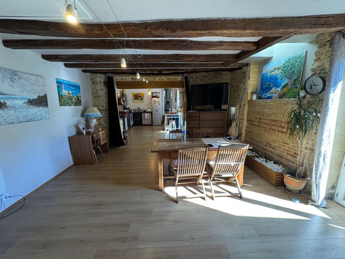 Image No.8-5 Bed House for sale