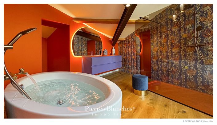 Image No.9-6 Bed House for sale