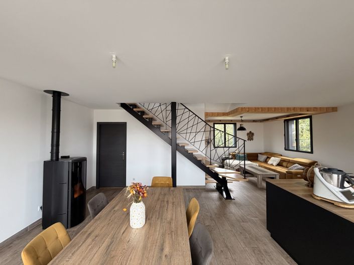 Image No.2-4 Bed House for sale