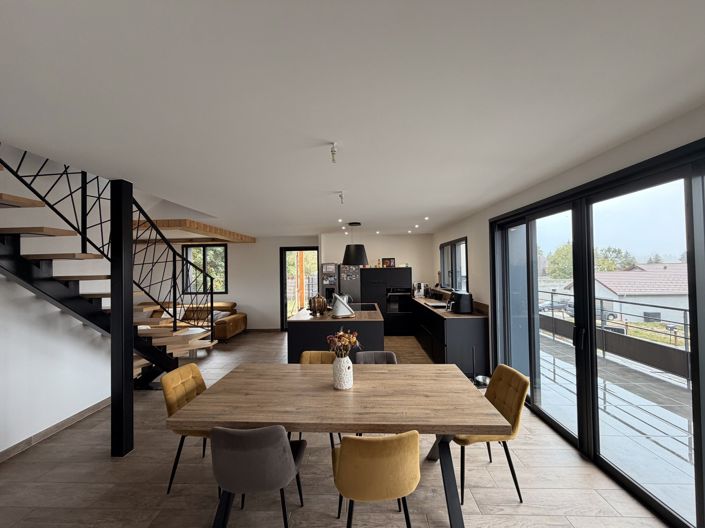 Image No.4-4 Bed House for sale