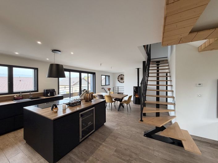 Image No.5-4 Bed House for sale