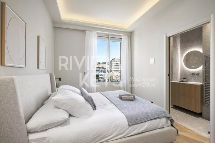 Image No.10-3 Bed Apartment for sale