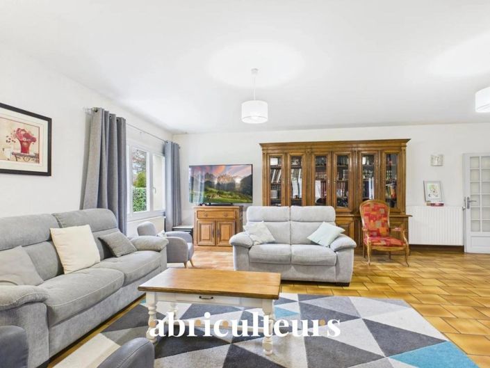 Image No.6-4 Bed House for sale