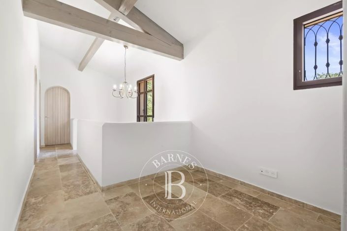 Image No.15-4 Bed House for sale