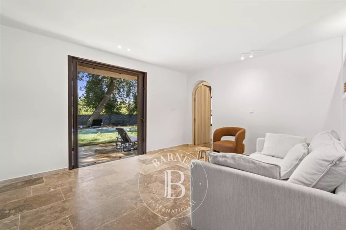 Image No.19-4 Bed House for sale