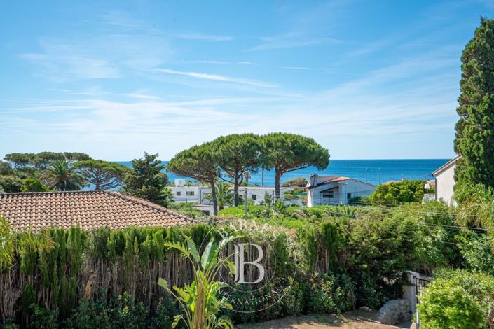 Image No.17-5 Bed House for sale