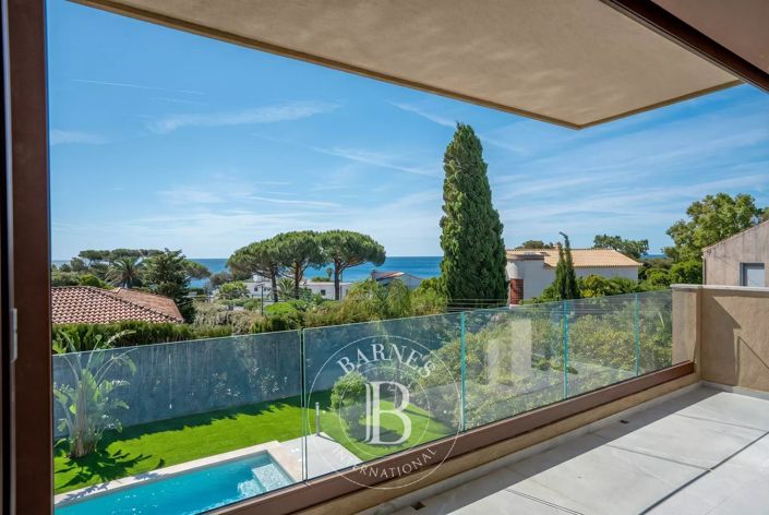 Image No.2-5 Bed House for sale