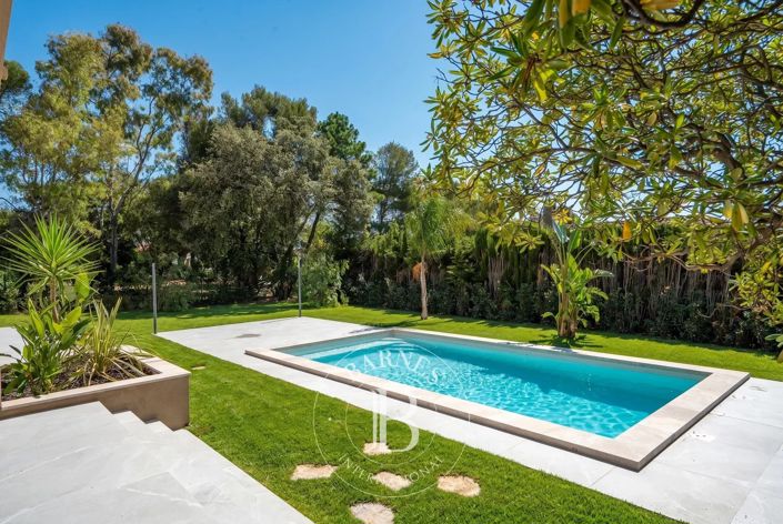 Image No.3-5 Bed House for sale
