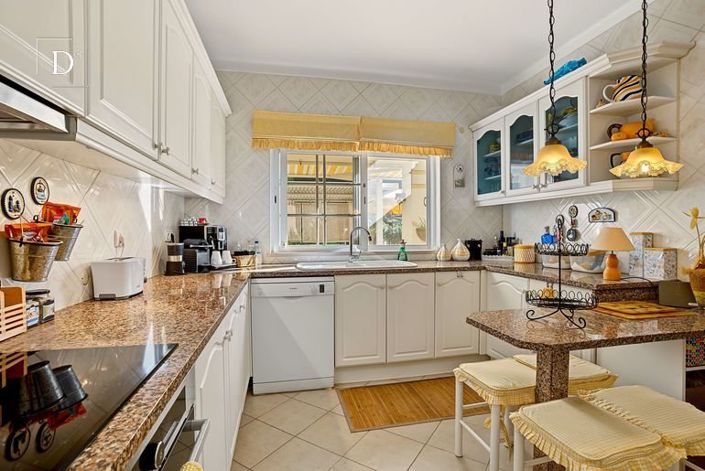 Image No.16-3 Bed House for sale
