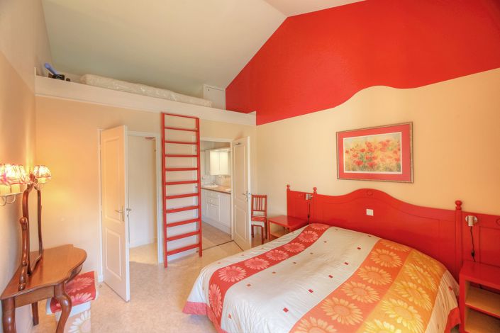 Image No.9-3 Bed House for sale